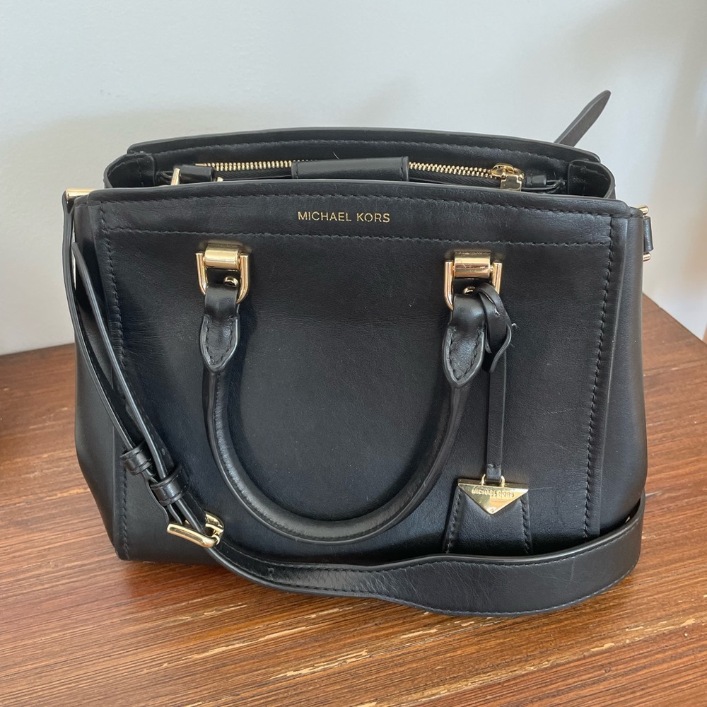Michael kors black crossbody bag